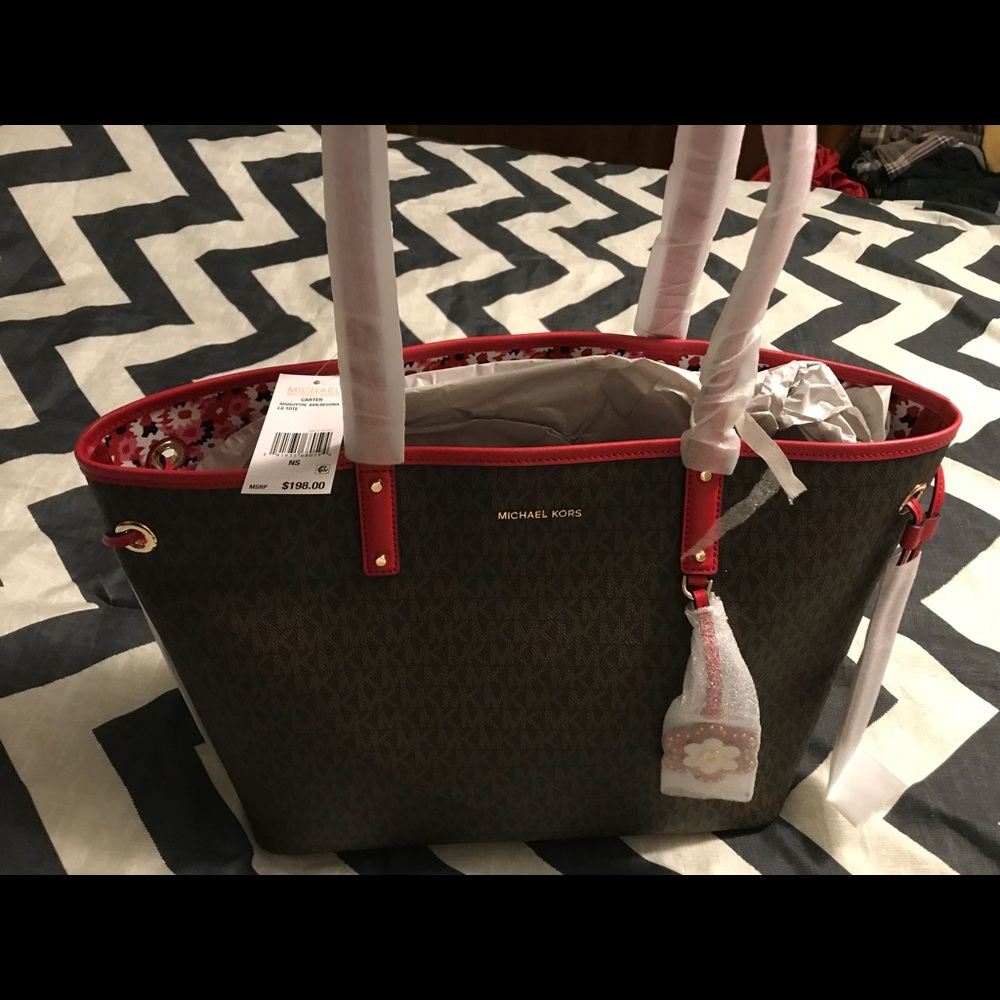 Micheal Kors purse